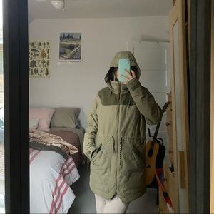 SOLD:Burton ski / snowboard snow jacket